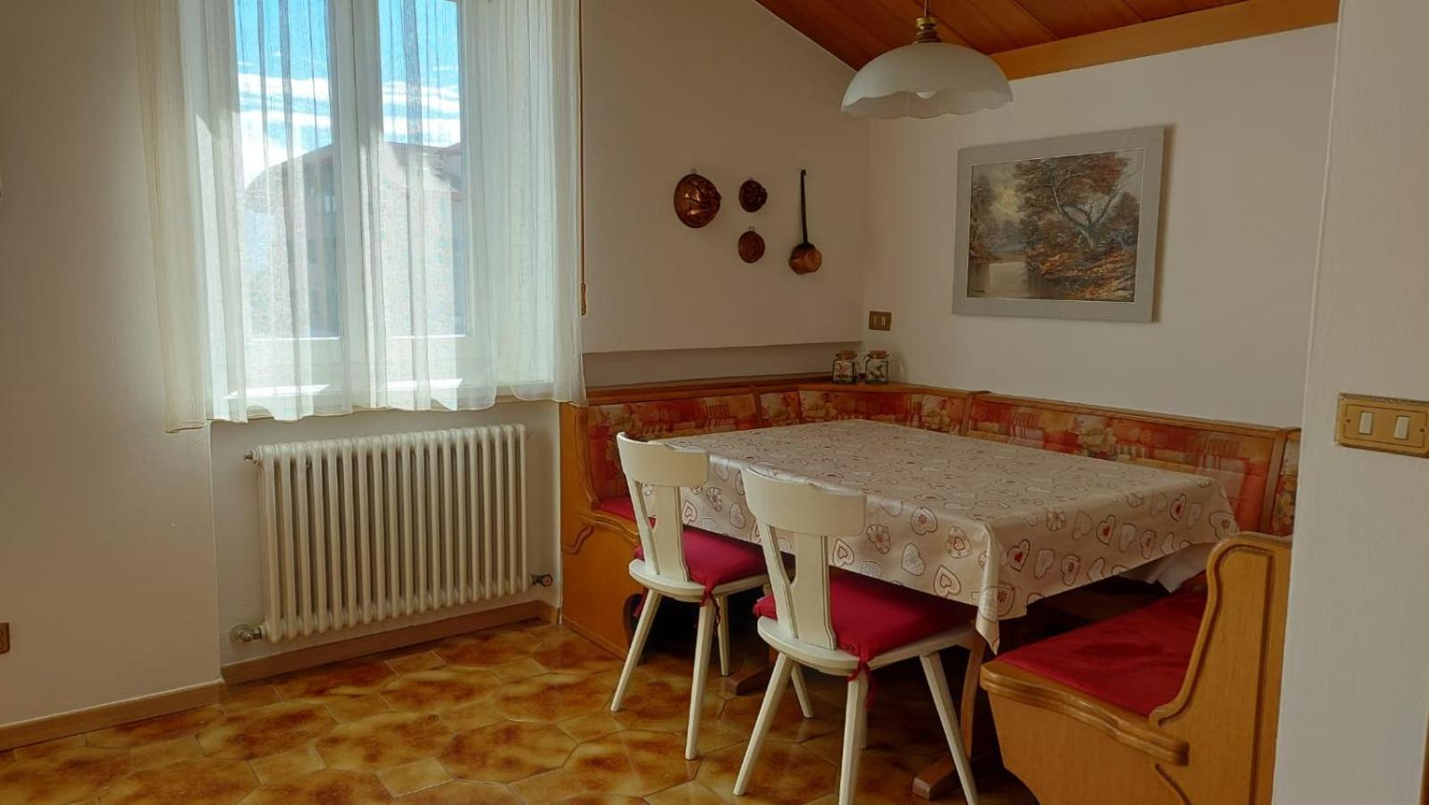 Casa Vacanze Paola Romeno ภายนอก รูปภาพ