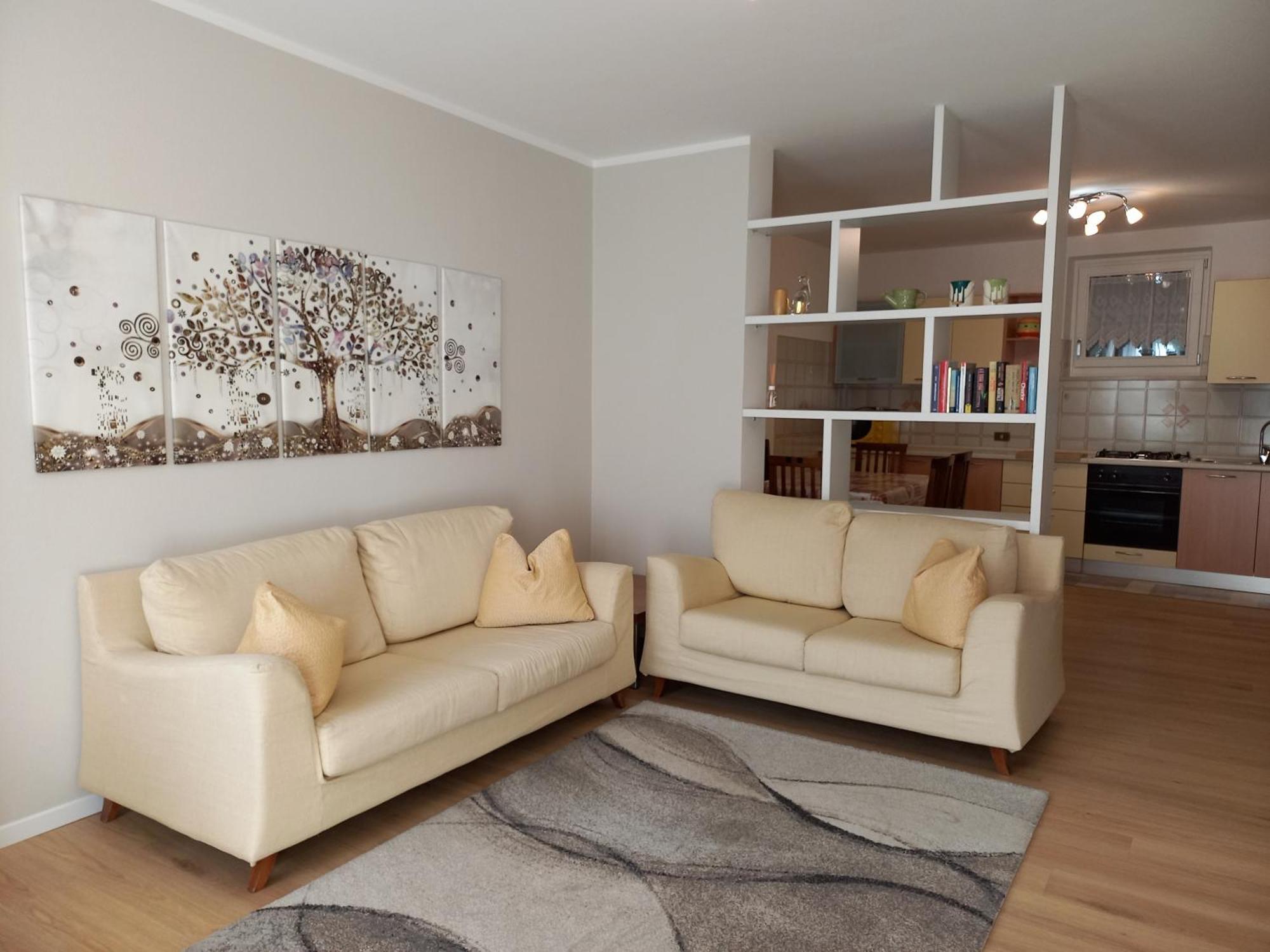 Casa Vacanze Paola Romeno ภายนอก รูปภาพ